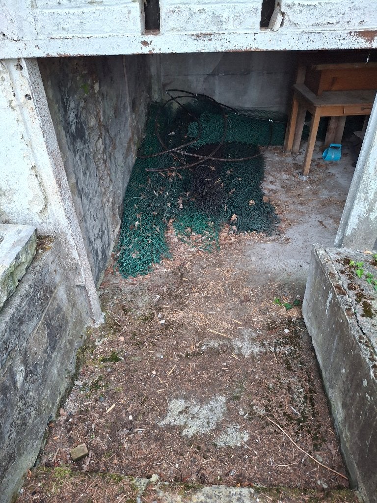 Lot de clôtures diverses + poteau + porte, Jardin & Terrasse, Clôture en treillis métallique, Enlèvement, Utilisé, Autres matériaux