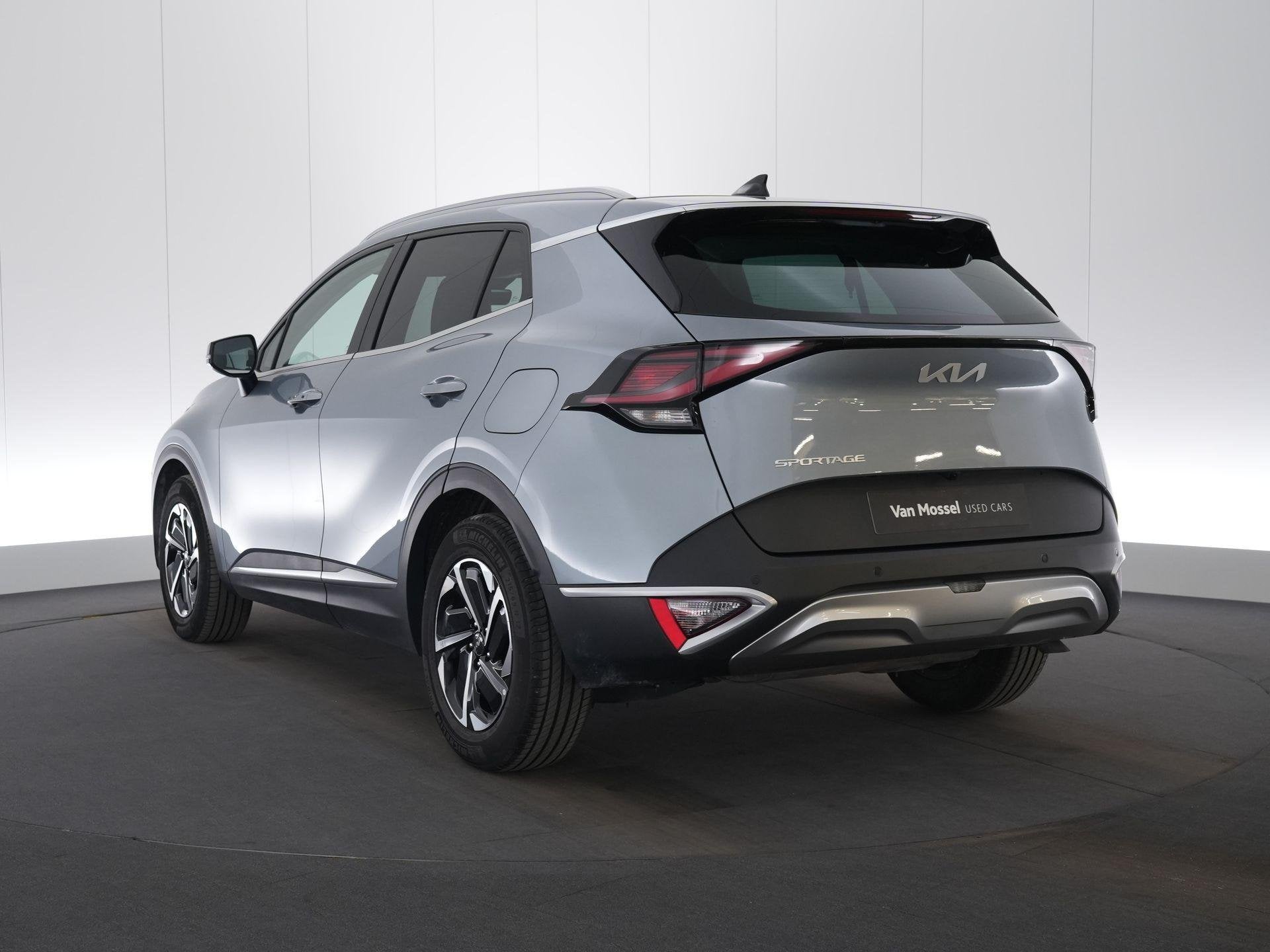 Kia Sportage 1.6 T-GDi 48V 7DCT Pulse (automatique), Argent ou Gris, 110 kW, 1505 kg, Noir