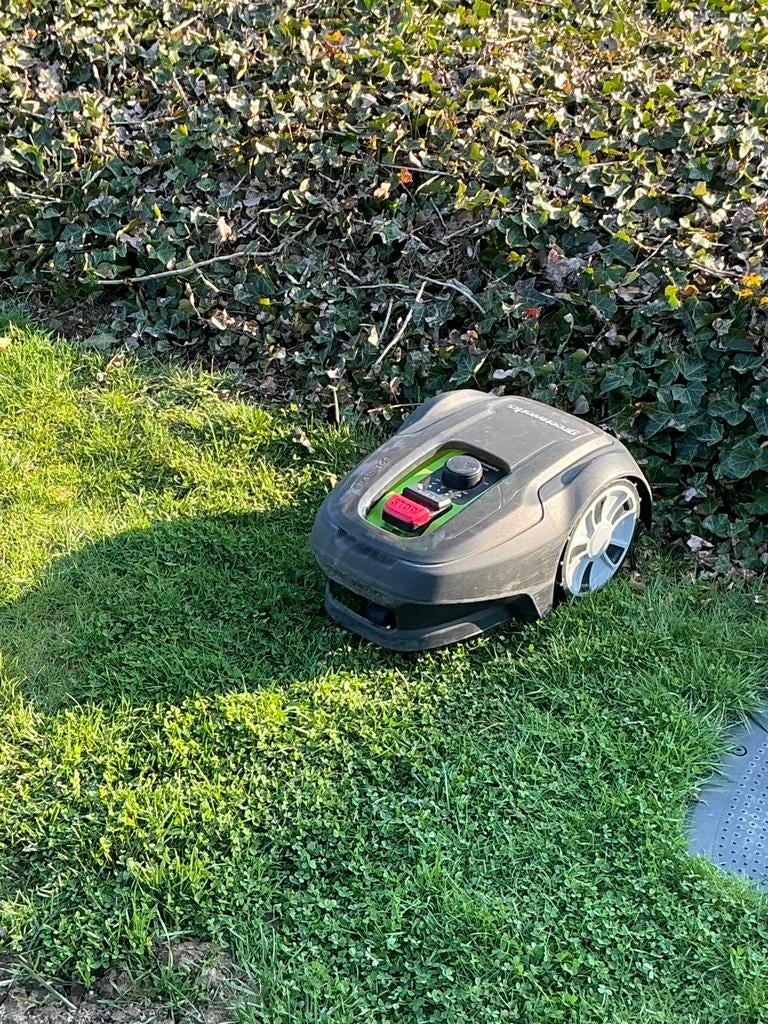 Tondeuse à gazon robotique Greenworks Optimow 7  750m2, Enlèvement, Comme neuf