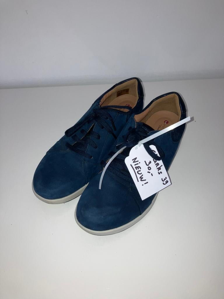 Damesschoen Clarks maat 39, Blauw, Nieuw, Ophalen of Verzenden, Sneakers