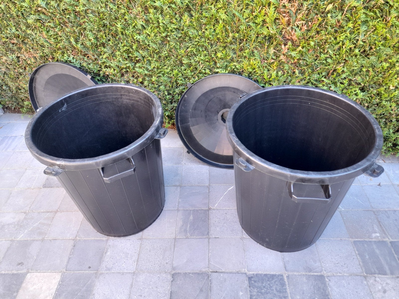 2 grote tonnen, Tuin en Terras, Bloembakken en Plantenbakken, Ophalen