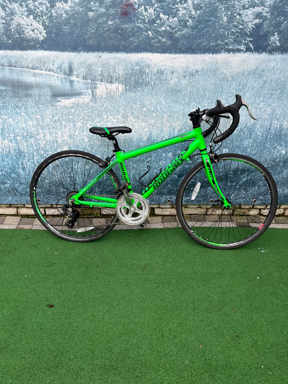 Vélo de route pour enfants Roubaix Elite 24 pouces, Vélos & Vélomoteurs, Autres marques, Frein sur jante, Aluminium, Comme neuf