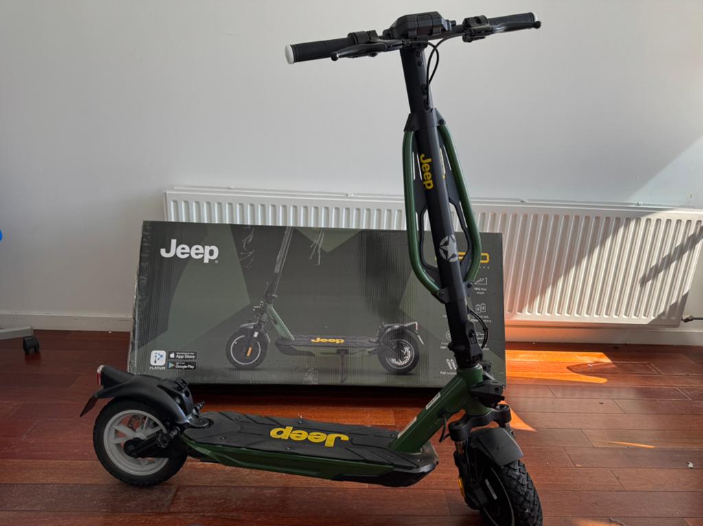 Compleet skateboard in goede staat – klaar voor gebruik, Fietsen en Brommers, Steps, Zo goed als nieuw, Elektrische step (E-scooter)