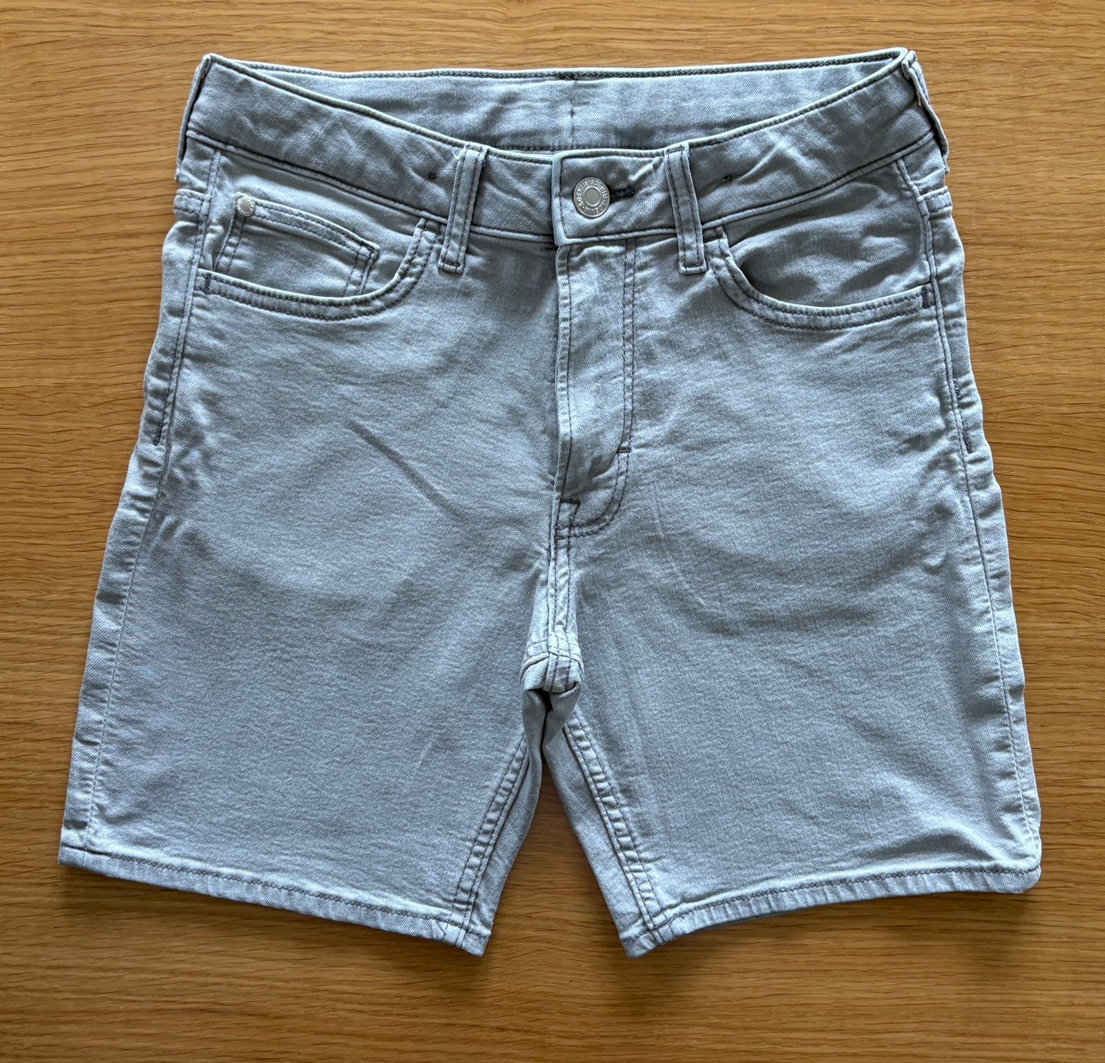 Short en jeans gris H&M - Taille 152 - 7€, Enfants & Bébés, Enlèvement ou Envoi, Comme neuf, Garçon