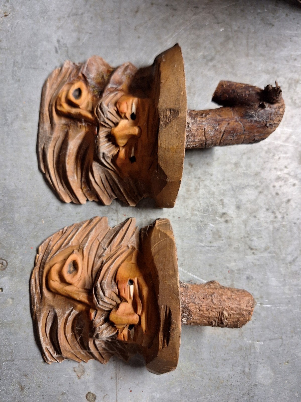 Oostenrijkse houten beeldjes, Ophalen