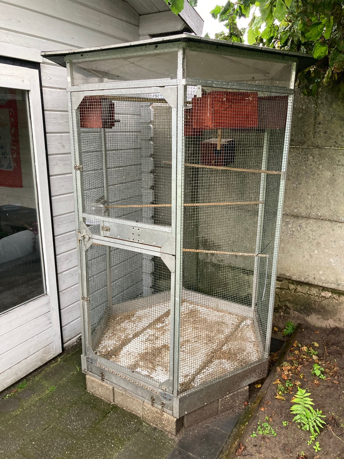 Zeer nette 6 hoekige buitenvoliere, Ophalen, Zo goed als nieuw, Aluminium, Volière