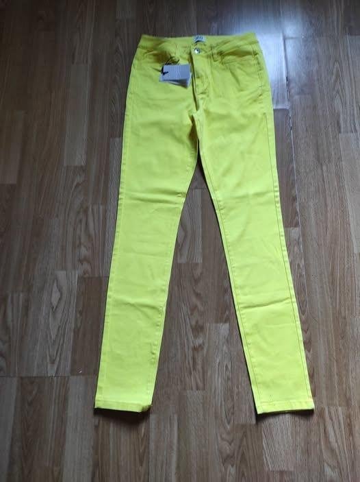 Pantalon neuf Vero Moda, en denim - taille 30-32 (étiquette), Neuf, Vero Moda, Longs, Taille 34 (XS) ou plus petite
