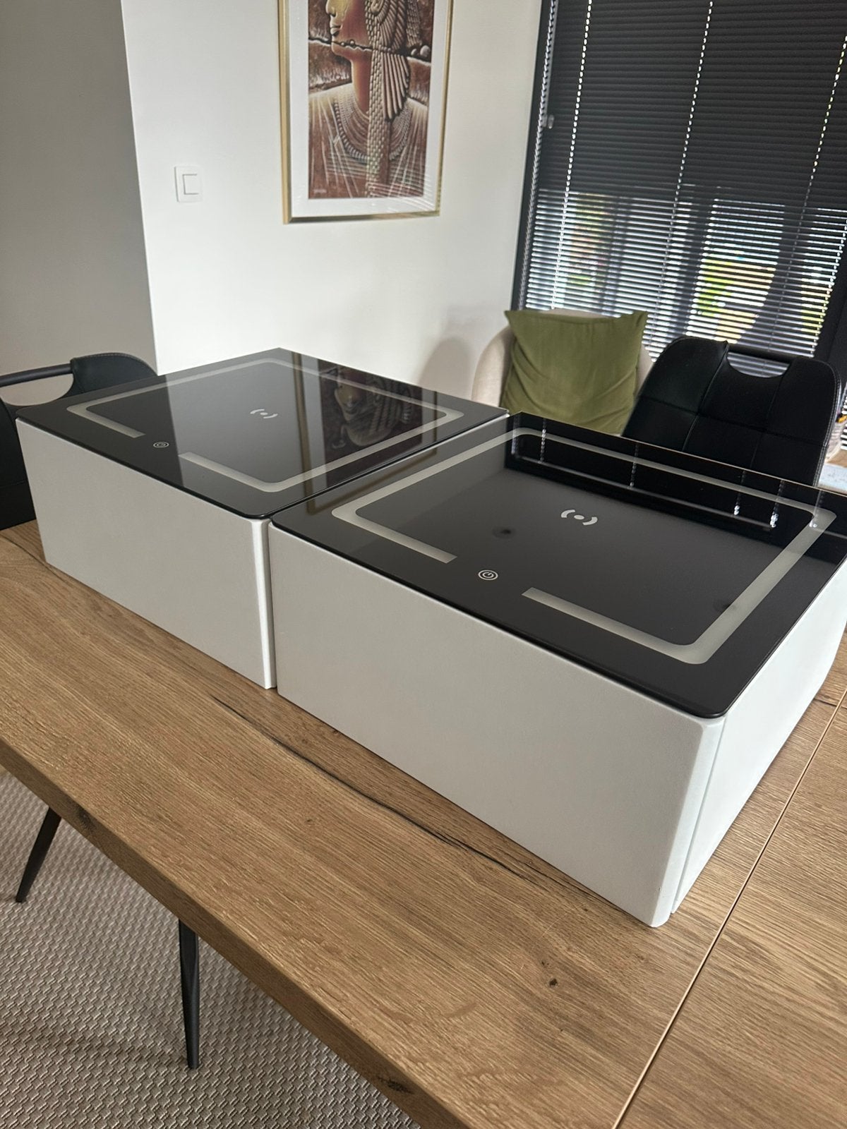 2 moderne zwevende kastjes met ledverlichting., Huis en Inrichting, Slaapkamer | Nachtkastjes, Zo goed als nieuw, Minder dan 55 cm