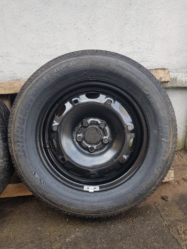 Ongebruikte set 14'' velgen 5x100 (vw polo, fabia, ibiza), Auto-onderdelen, Ophalen, 14 inch, Gebruikt, 175 mm