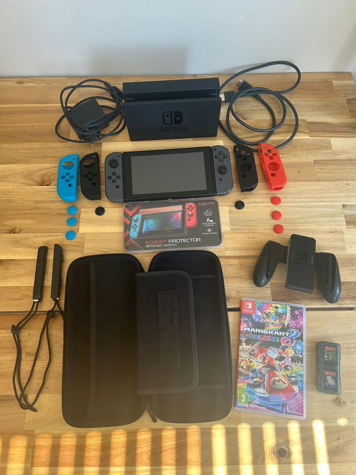 Nintendo Switch V2 + 10 games + veel accessoires, Games en Spelcomputers, Met games, Zo goed als nieuw, Met 1 controller, Ophalen