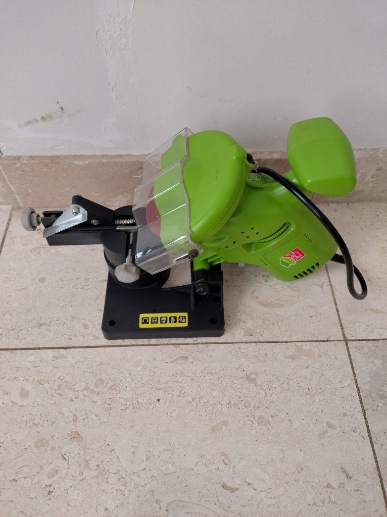 Affûteuse électrique de chaînes état neuf Central Park, Tuin en Terras, Heggenscharen, Ophalen, Zo goed als nieuw, Elektrisch