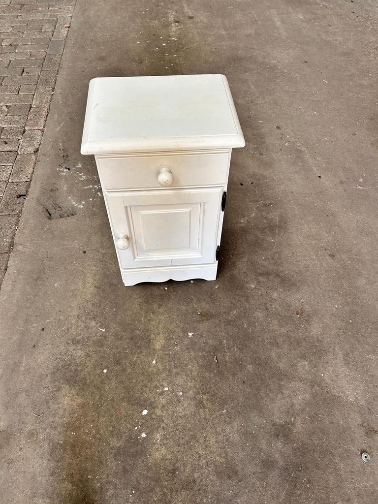 wit landelijk nachtkastje, Verzamelen, Poppenhuizen en Toebehoren, Ophalen, Gebruikt