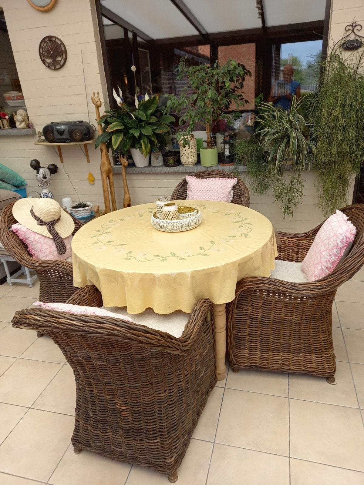 4 Elegante rotan zetels met leuningen, Ophalen, Zo goed als nieuw, Rotan