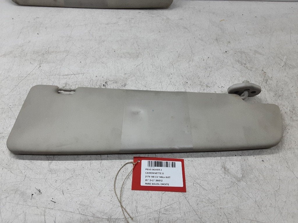 PARE-SOLEIL DROIT Peugeot Boxer (U9) (01-2006/12-2023), Mevr. I. Hauben, Utilisé, Rue de l'Espoir 34 34
4030  GRIVEGNÉE, BE, Info@Collignon.be