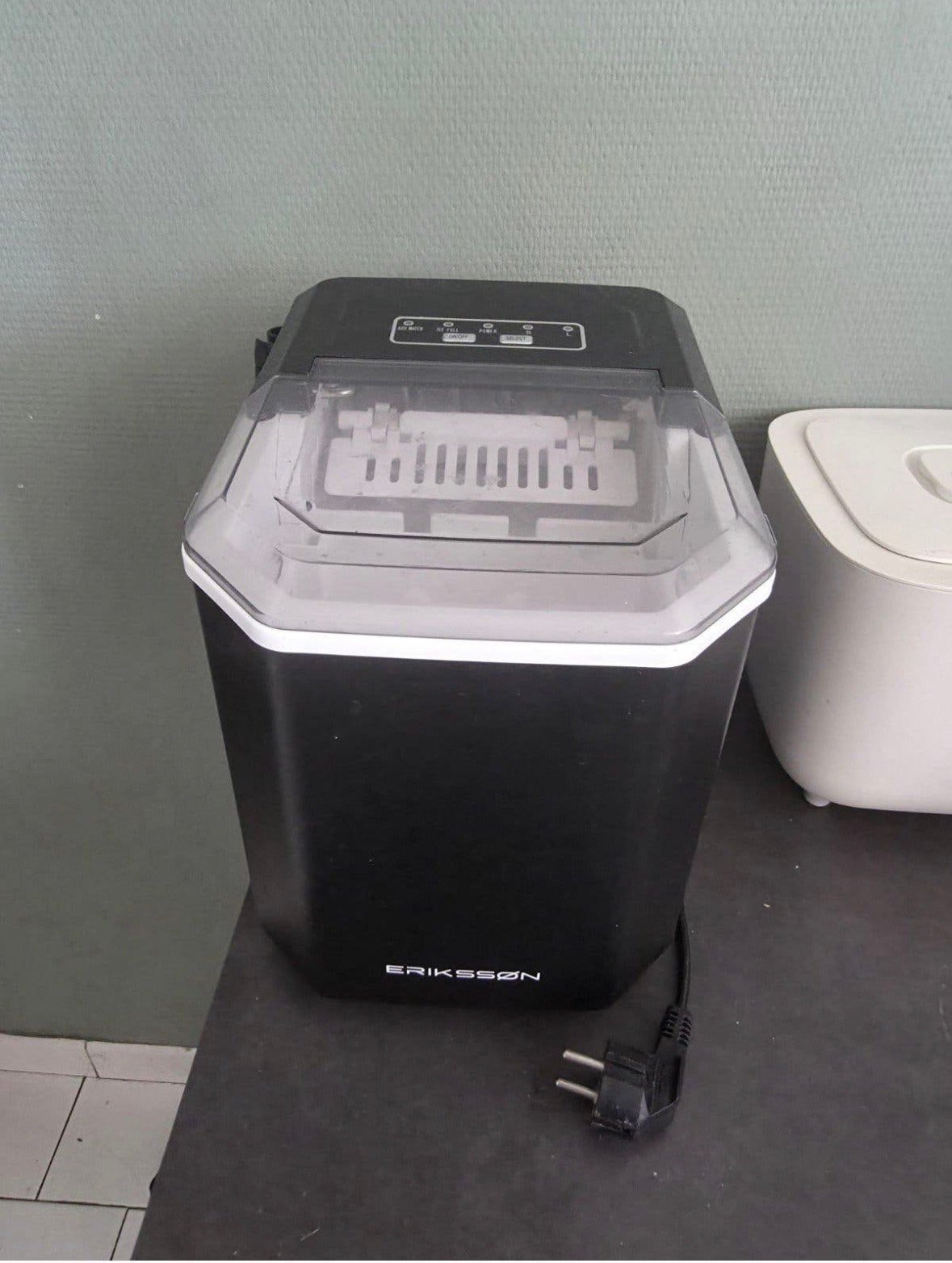 Ijsblok machine, Ophalen, Zo goed als nieuw, Zelfvriezend