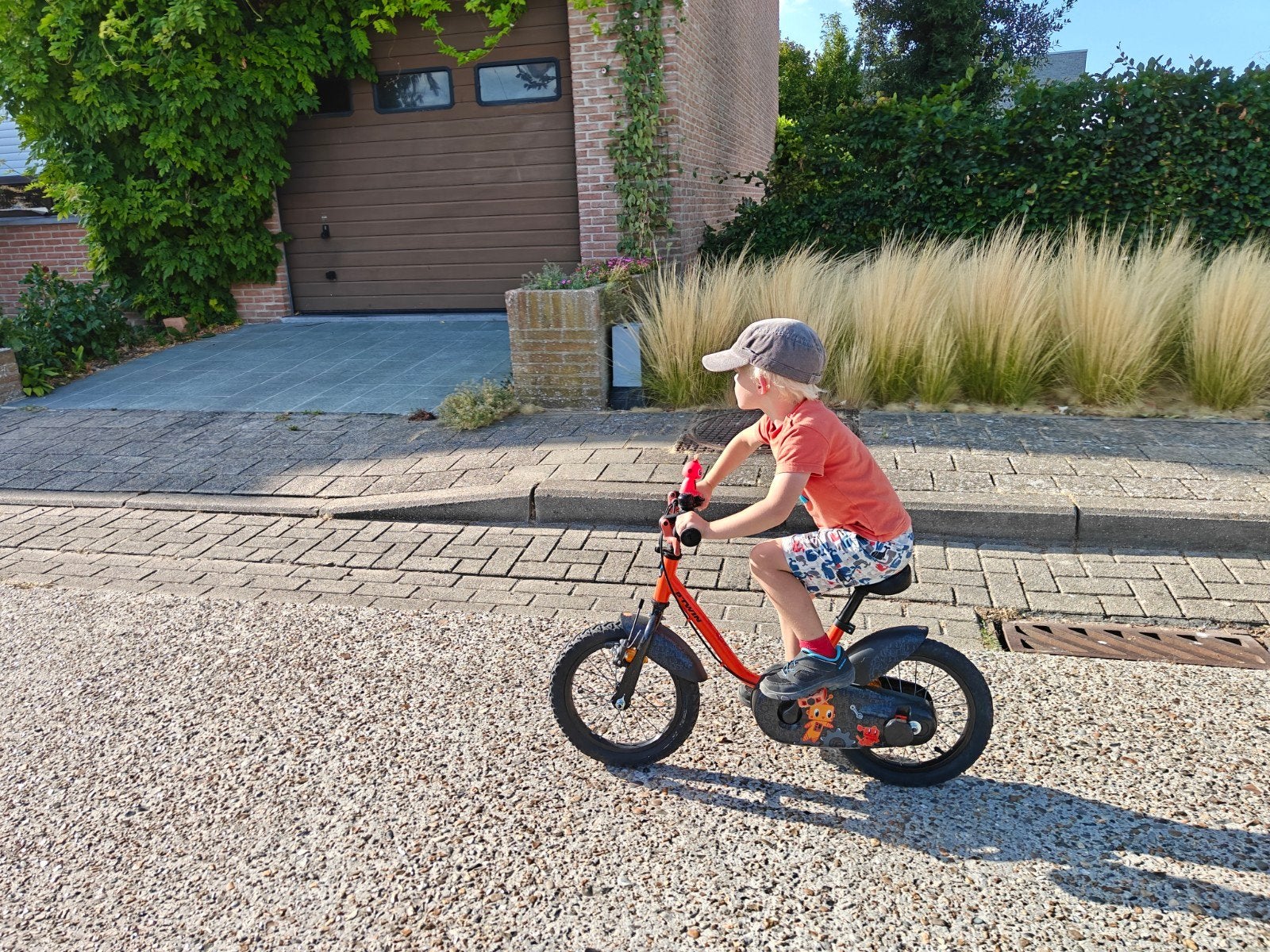 Eerste kinderfiets met zijwieltjes, Ophalen, Zo goed als nieuw, Velgrem, Btwin Decathlon