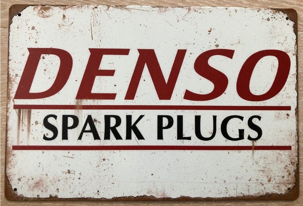 Plaque murale en métal au look vintage DENSO SPARK PLUGS, Enlèvement ou Envoi, Neuf, Panneau publicitaire