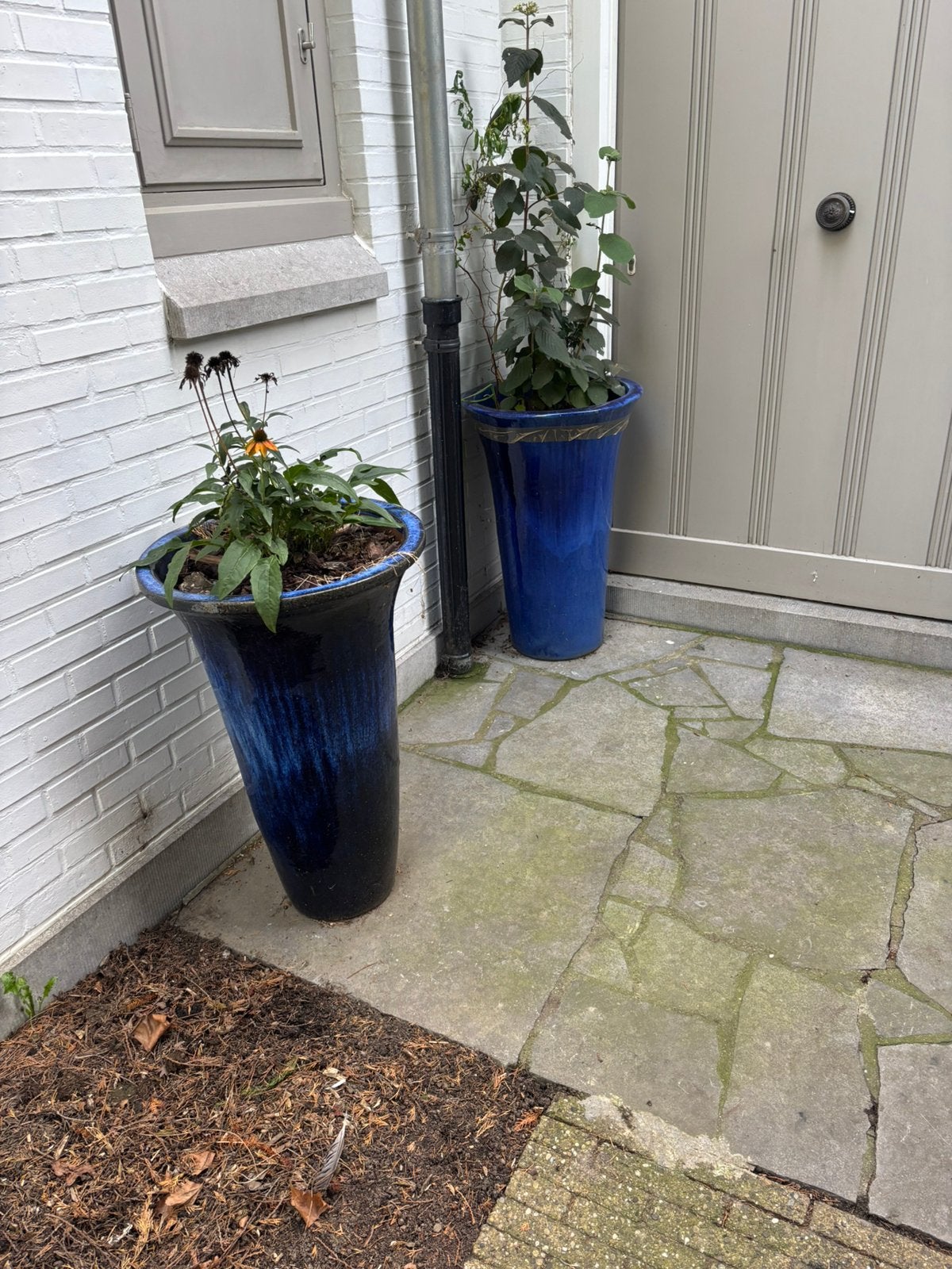 Gratis 2 bloempotten keramiek donkerblauw, Tuin en Terras, Ophalen, Gebruikt, Rond
