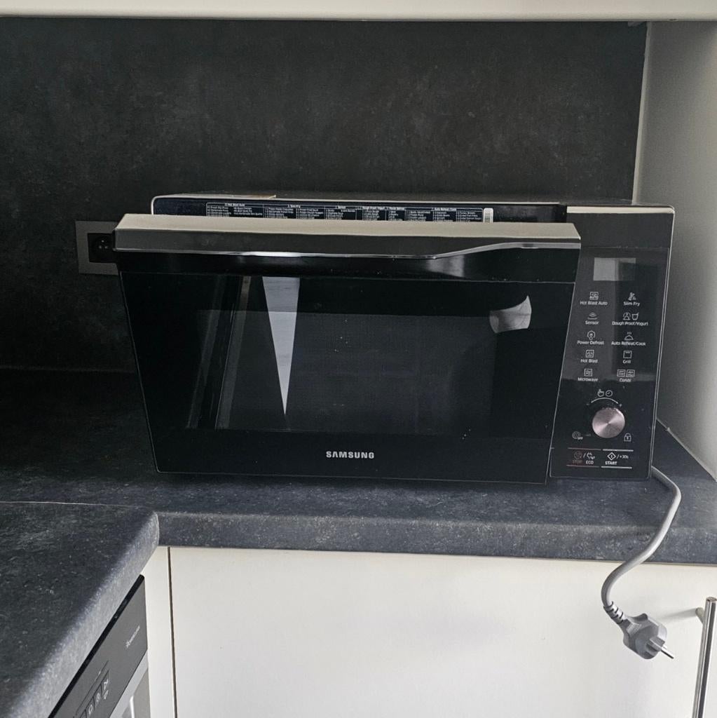 Samsung combi microgolfoven – oven, grill & microgolf, Elektronische apparatuur, Microgolfovens, Ophalen, Crisp, Gebruikt, Draaiplateau