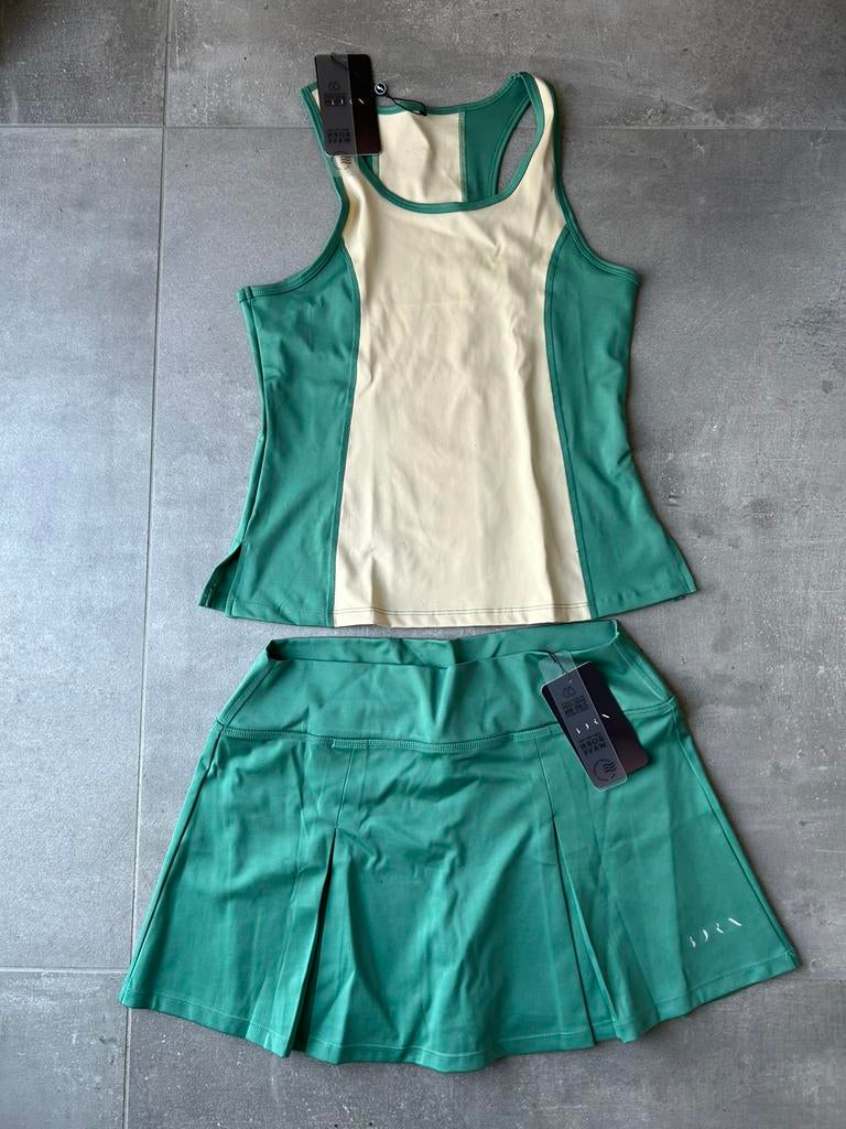 Born living yoga - Setje rokje en topje. Maat M. Nieuw, Neuf, Taille 38/40 (M), Enlèvement ou Envoi, Sport de raquette