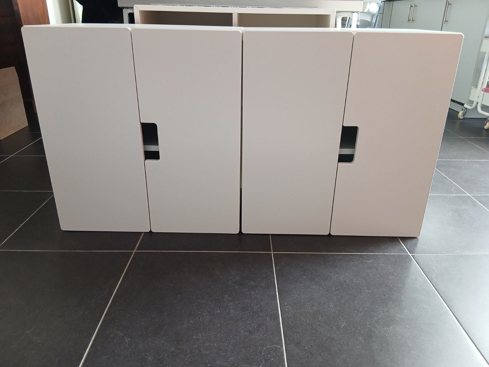 2 witte hangkasten van Ikea 'Besta', Ophalen