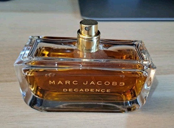Marc Jacobs Divine Decadence Eau de Parfum Originale, Ophalen of Verzenden, Zo goed als nieuw