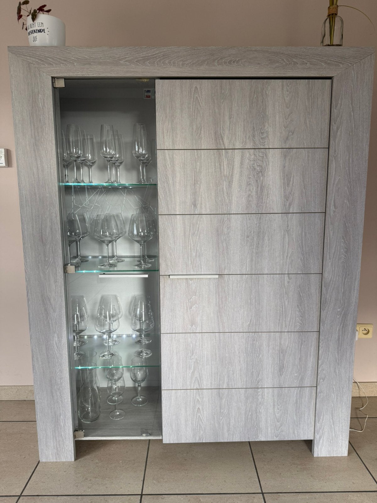 Hoge kast, Avec porte(s), 25 à 50 cm, Moins de 150 cm, Comme neuf
