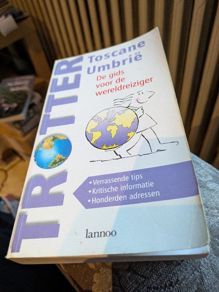 Toscane Umbrië, Boeken, Ophalen of Verzenden, Gelezen, Reisgids of -boek