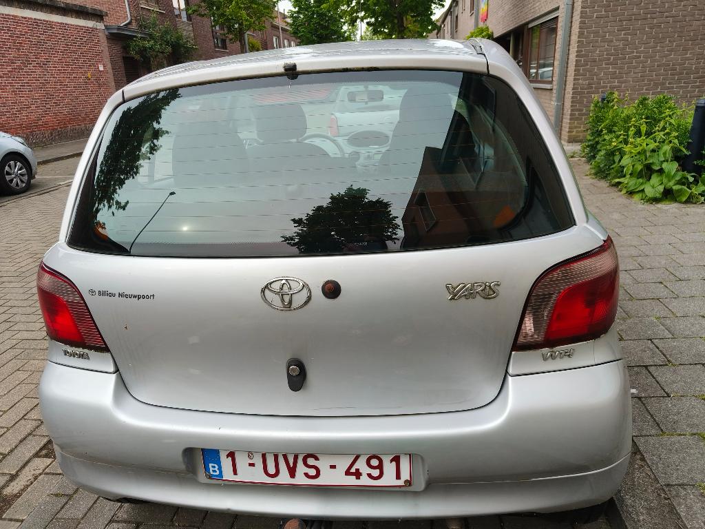 Toyota Yaris grise, Autos, Toyota, Argent ou Gris, Achat, 5 portes, 5 places