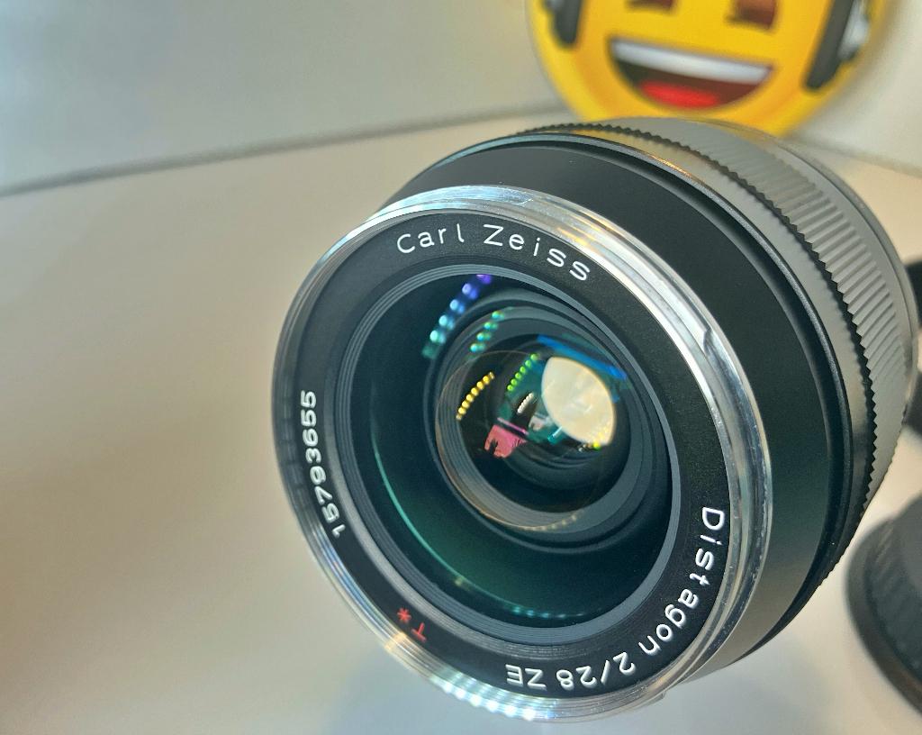 Carl Zeiss Distagon 2/28 ZE T*  for Canon EOS, Audio, Tv en Foto, Foto | Lenzen en Objectieven, Zo goed als nieuw, Groothoeklens