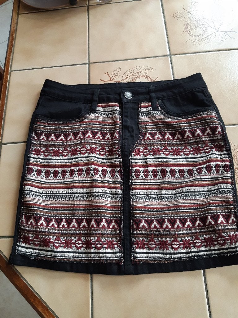 Jupe noire avec motifs fantaisies « Esmara », T : 38, Taille 38/40 (M), Au-dessus du genou, Enlèvement, Noir