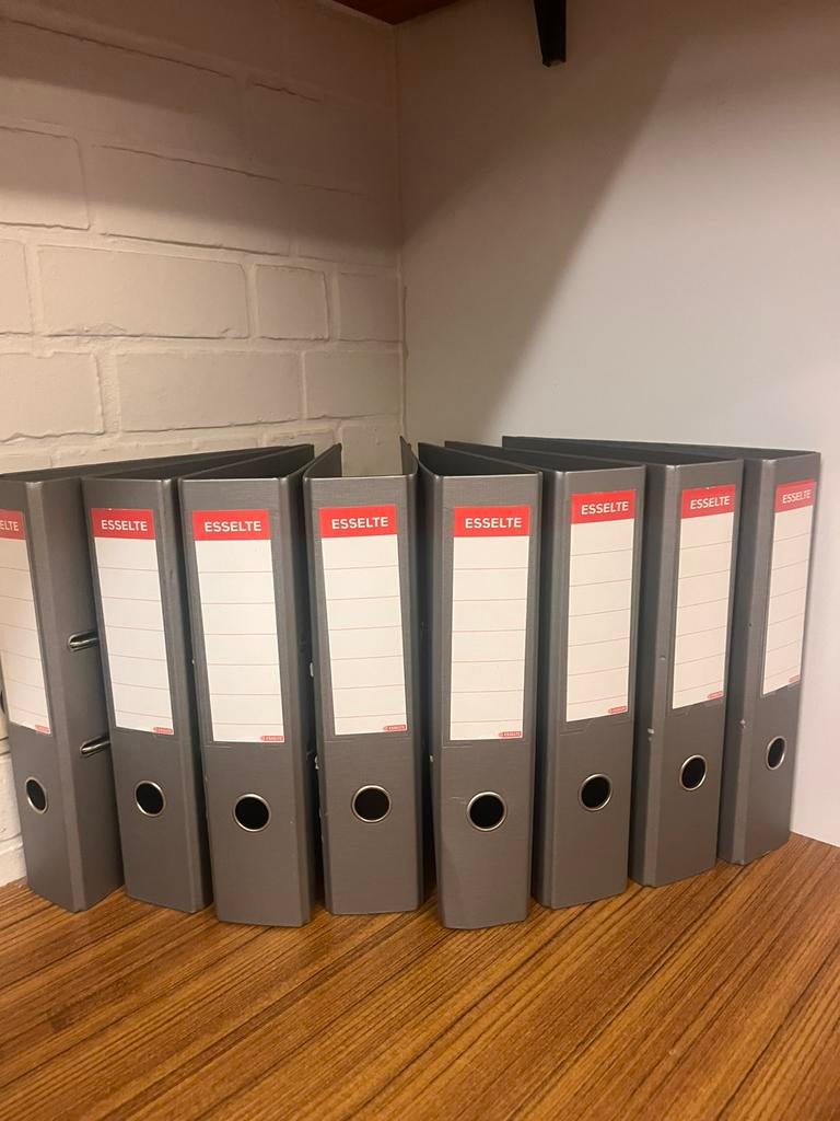 Classeurs Esselte à 8 anneaux propres gris, Enlèvement ou Envoi, Utilisé