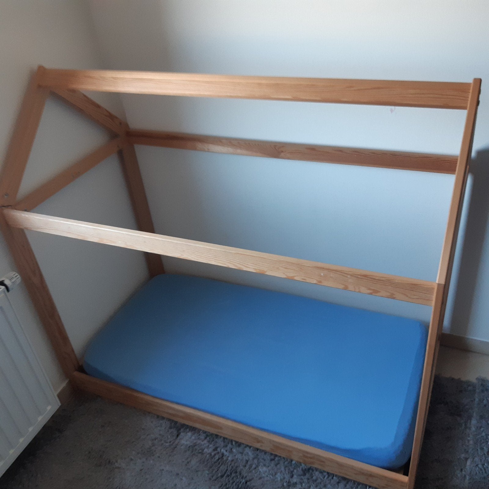 Lit cabane 80 par 145 avec matelas, Ophalen