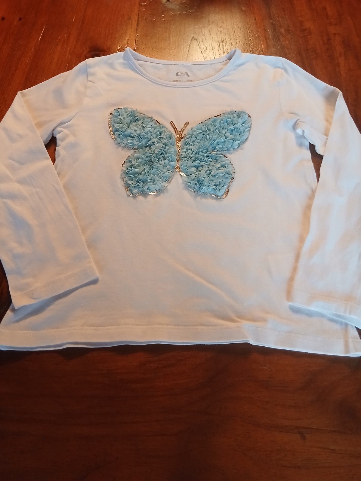 Lichtroze longsleeve met vlinder C&A – Maat 122 – Mooie staa, Kinderen en Baby's, Ophalen of Verzenden