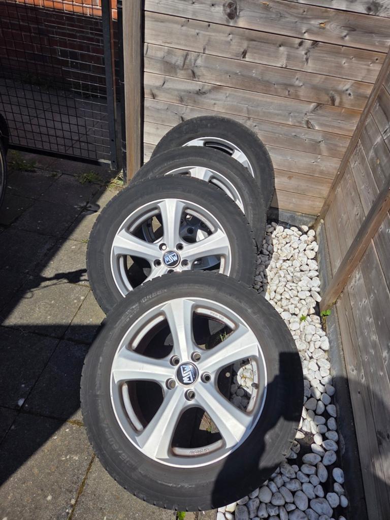 Velgen met banden 215 / 60 R 17 96H, Auto-onderdelen, Banden en Velgen, Ophalen of Verzenden, Band(en)