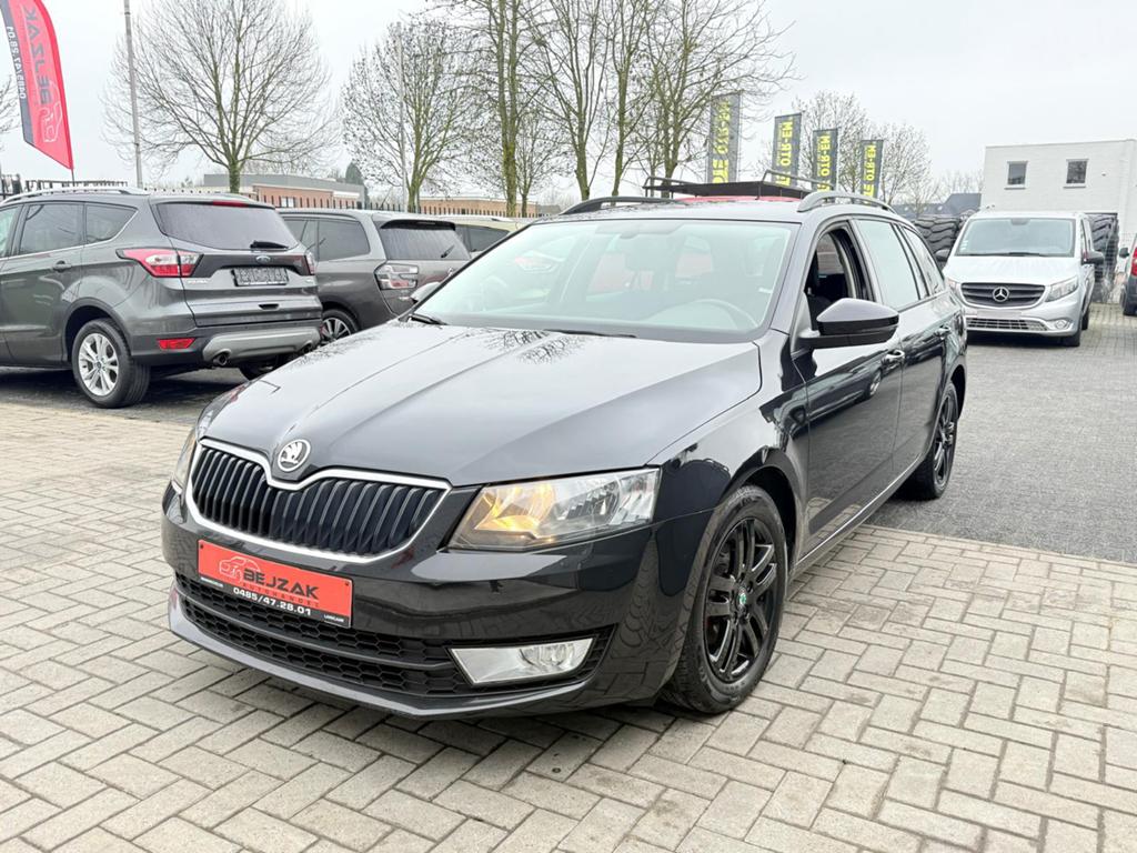 Skoda Octavia 1.2i 1j garantie Navi - Cruiscontrol -Trekhaak, Auto's, Skoda, Euro 5, Bedrijf, Handgeschakeld, https://public.car-pass.be/vhr/f59c37f7-7a89-4077-b7af-0a61987f07b0