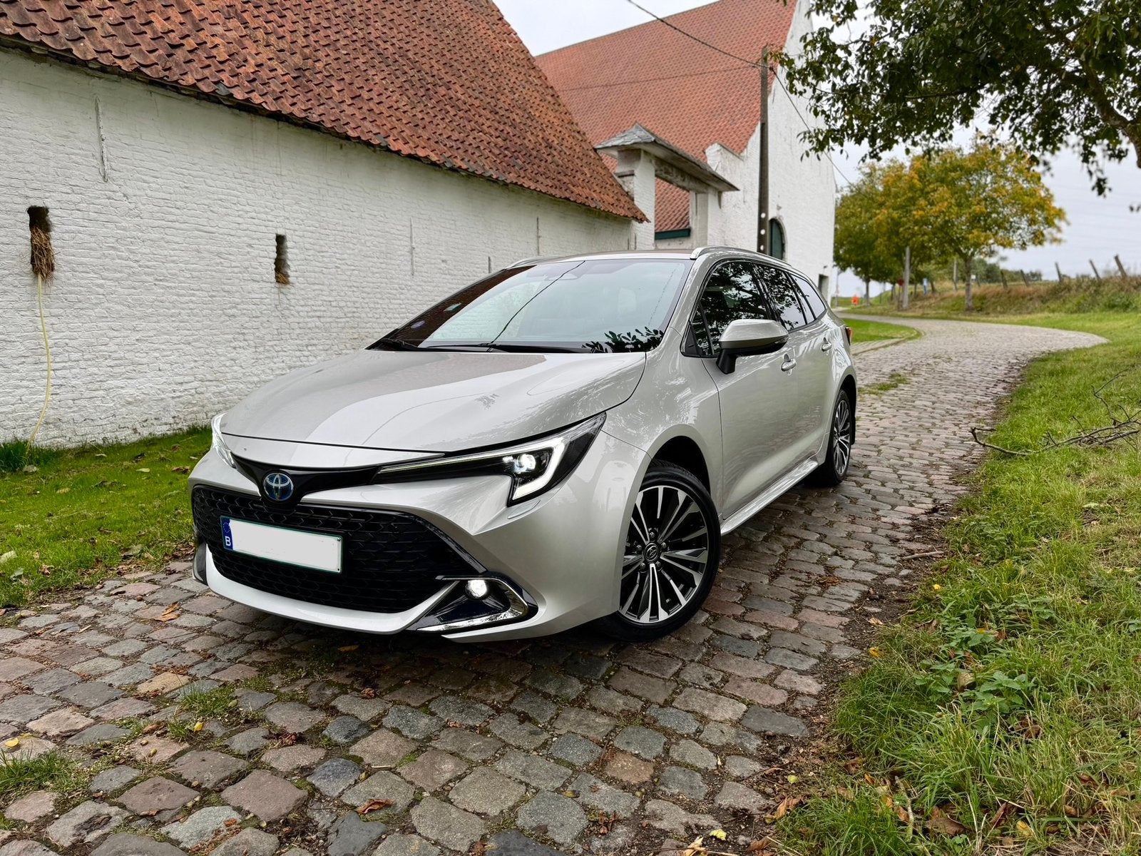 Toyota Corolla 1.8 Hybride (72kW-98Cv) PRET A IMMATRICULÉ, Argent ou Gris, Achat, Euro 6, 72 kW