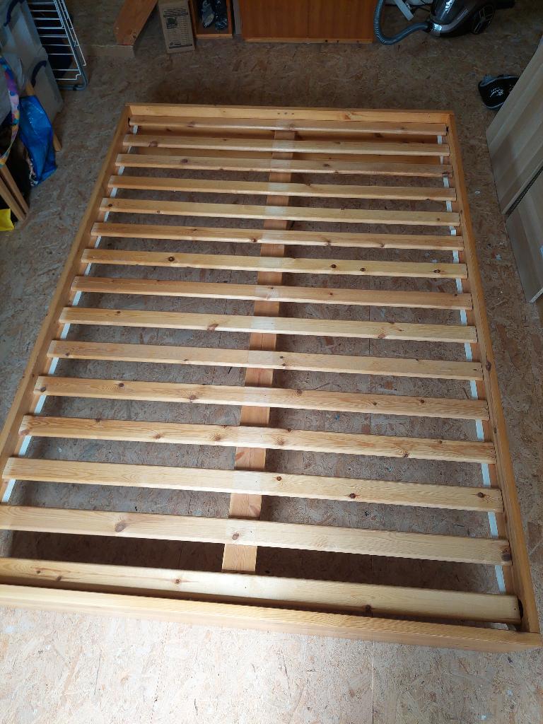 Ikea bed 140 x 200, Huis en Inrichting, Ophalen, Gebruikt, Bruin, 140 cm