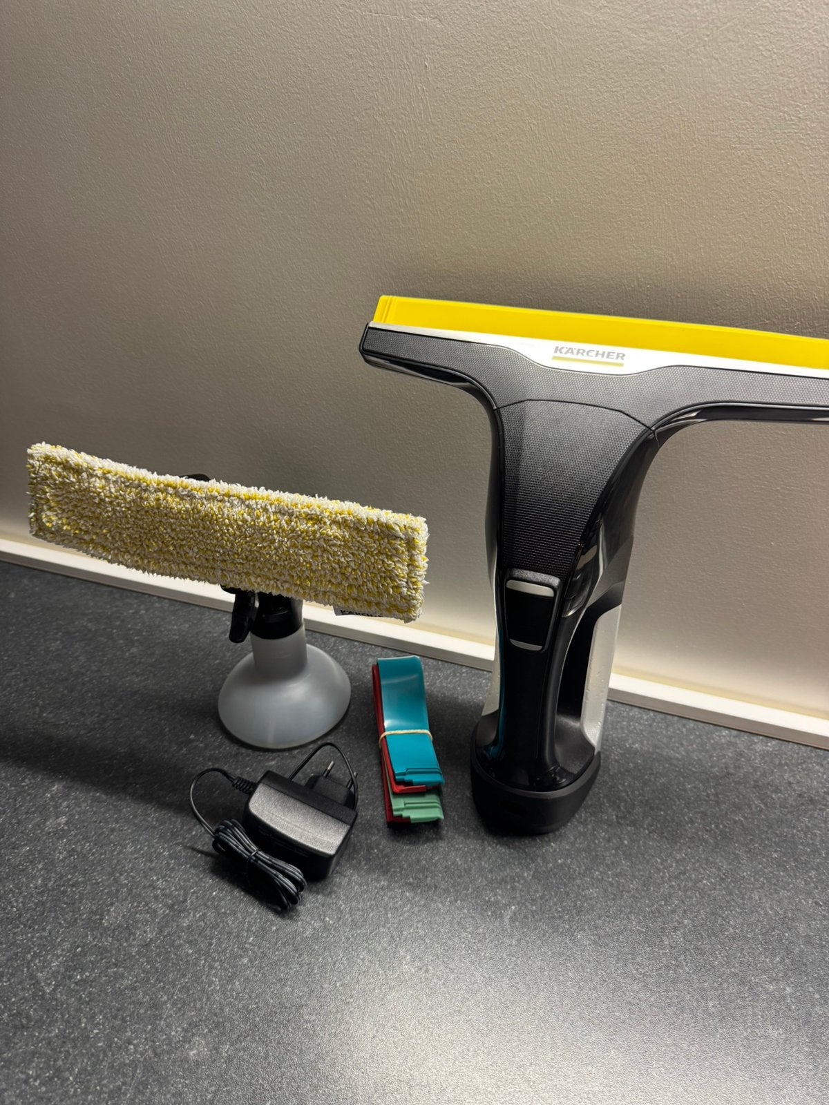 Nettoyeur de vitres électrique Kärcher + accessoires, Enlèvement