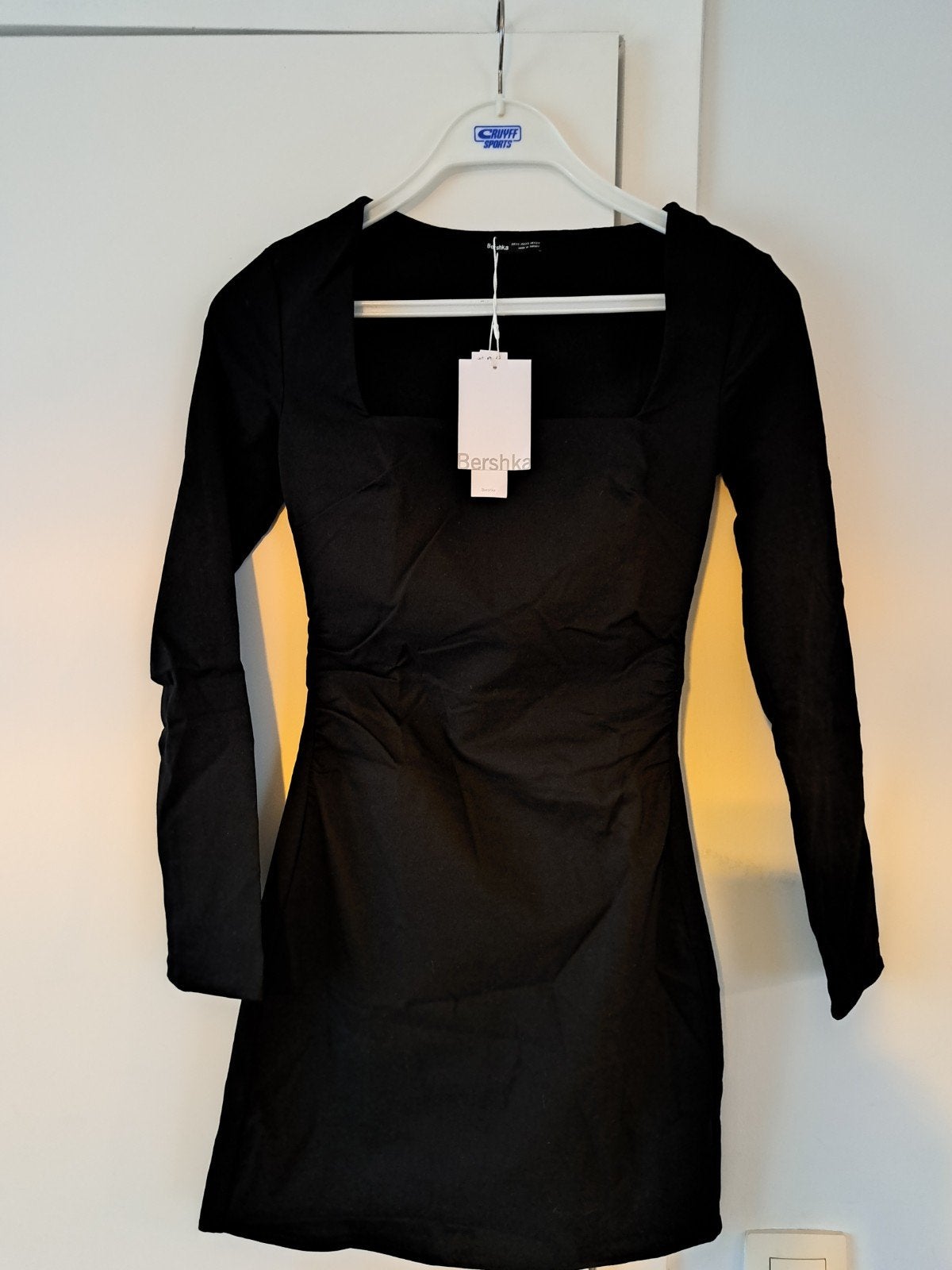 BERSHKA Jurk XS (Nieuw), Ophalen, Zwart, Nieuw, Bershka