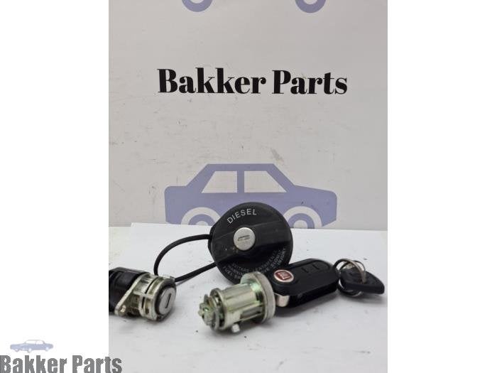 Kit serrure d'un Fiat Punto, Autos : Pièces & Accessoires, -, -, 3 mois de garantie, Utilisé