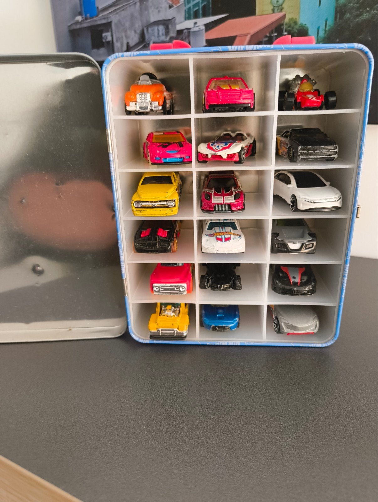 Hot Wheels Carry Case + 18 Hot Wheels, Ophalen of Verzenden
