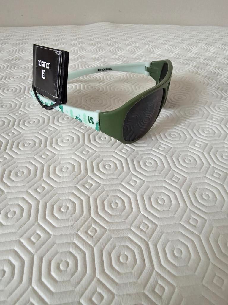 Lunettes de soleil enfant, Lunettes