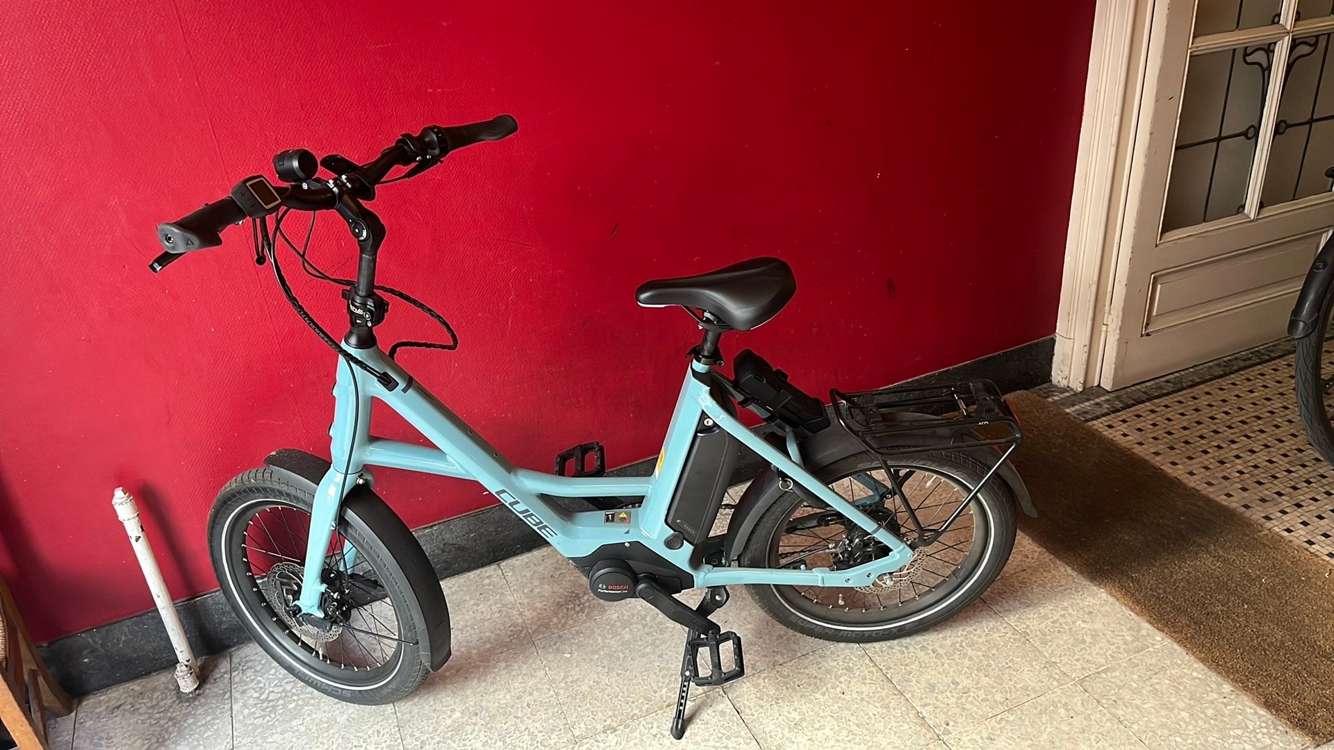 Cube Compact Hybrid Comfort 500 arubablue ´ n ´ reflex 20", Vélos & Vélomoteurs, 51 à 55 cm, 50 km par batterie ou plus, Comme neuf