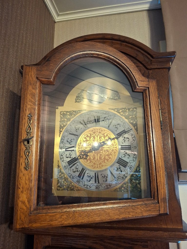 Eiken Staande klok ´Tempus Fugit´, Ophalen