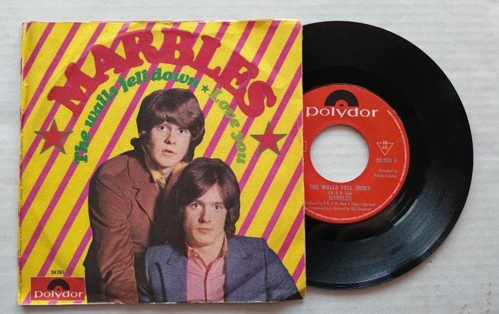 THE MARBLES - The walls fell down (45t), CD & DVD, Enlèvement ou Envoi, Comme neuf, 7 inch, Pop