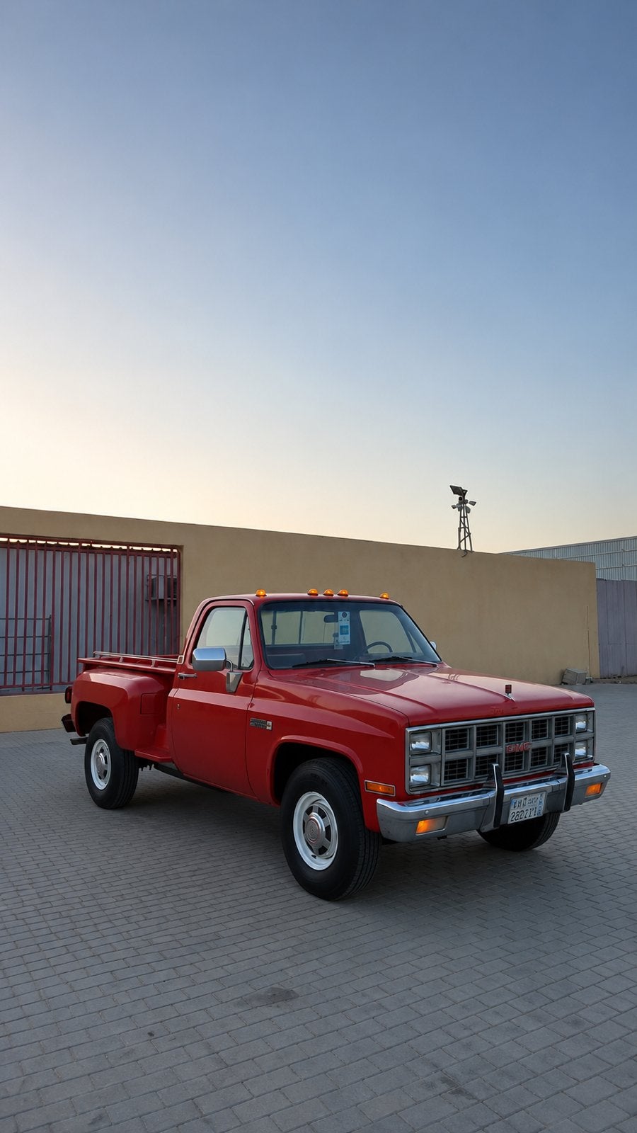GMC Sierra Classic 350 V8 Behbehani 1982 – Restaurée, Auto's, Oldtimers, Particulier, Airconditioning, Elektrische ramen, Radio