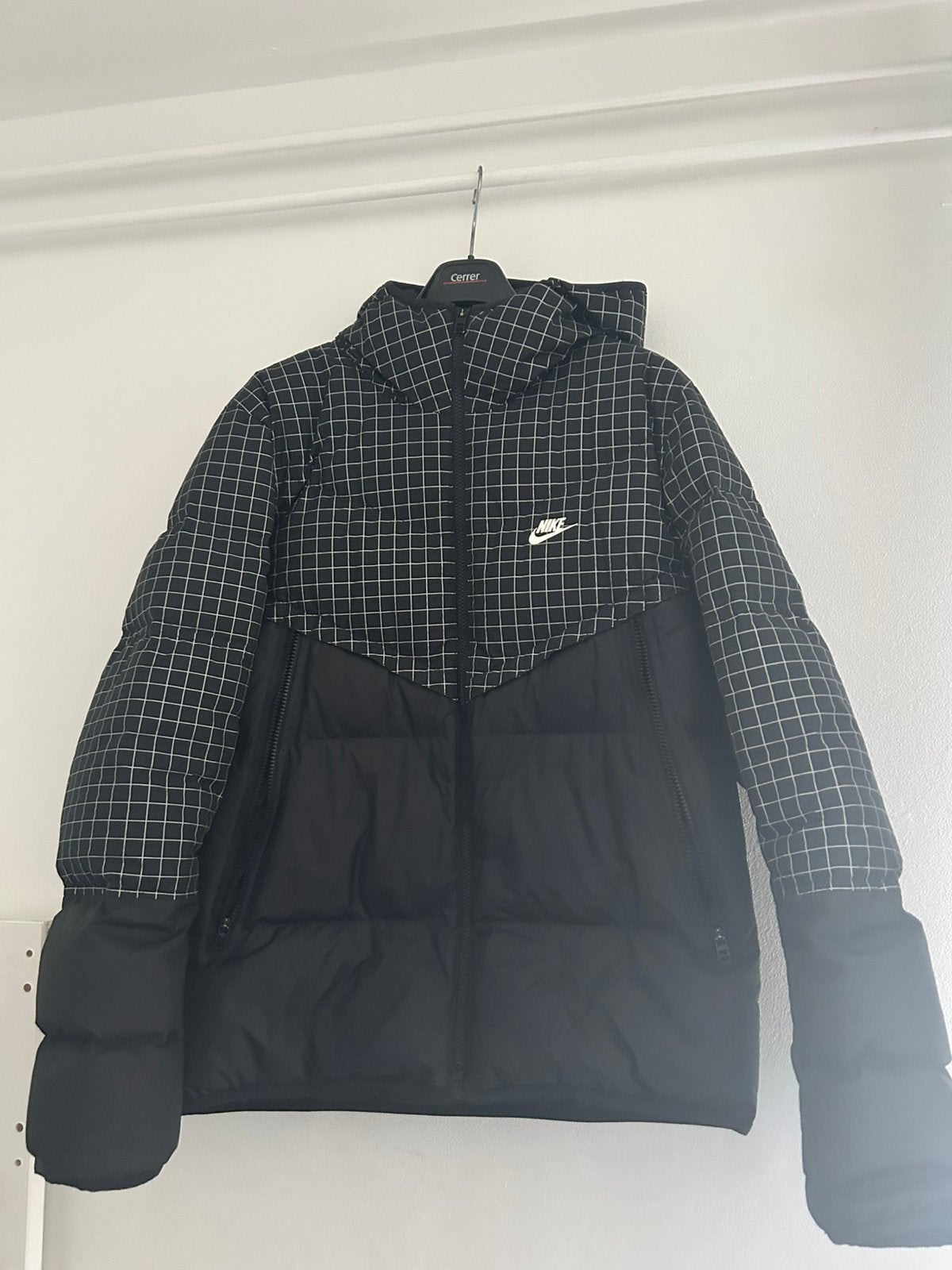 Nike zwart donsjack, Ophalen, Nieuw, Zwart