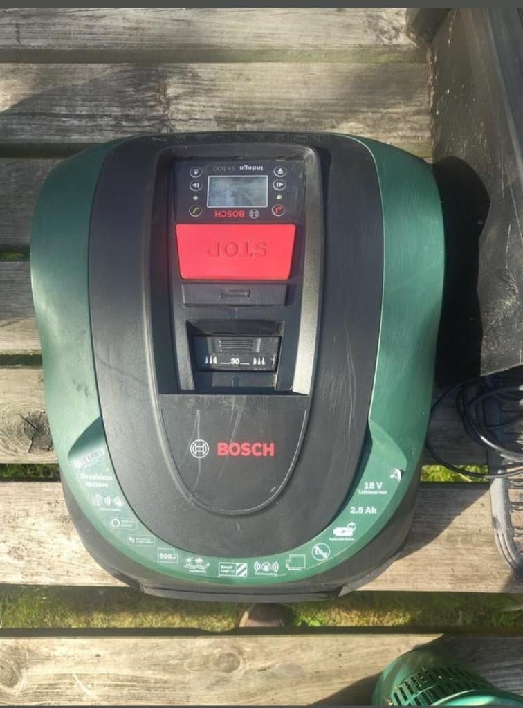 Tondeuse à gazon robotisée Bosch Indego S500+, Moins de 20 cm, Enlèvement, Utilisé, Contrôlable via l'application