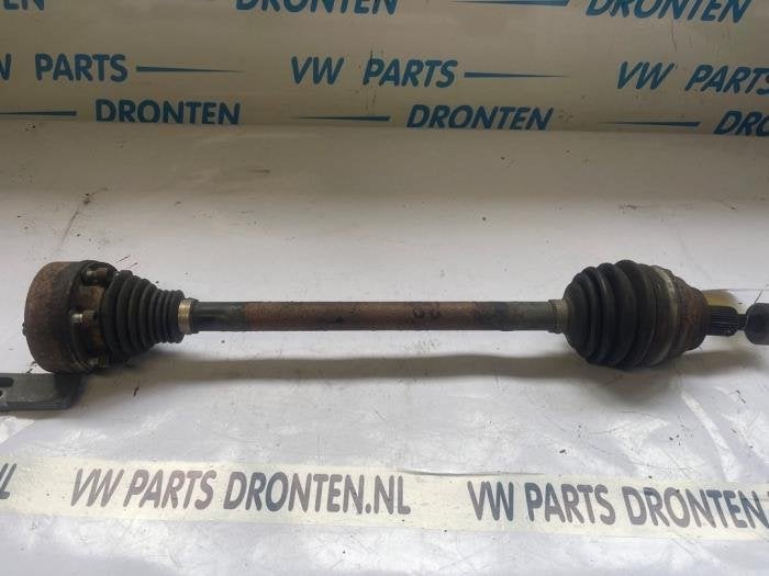 Aandrijfas rechts-achter van een Volkswagen Passat, Gebruikt, -, Volkswagen, -